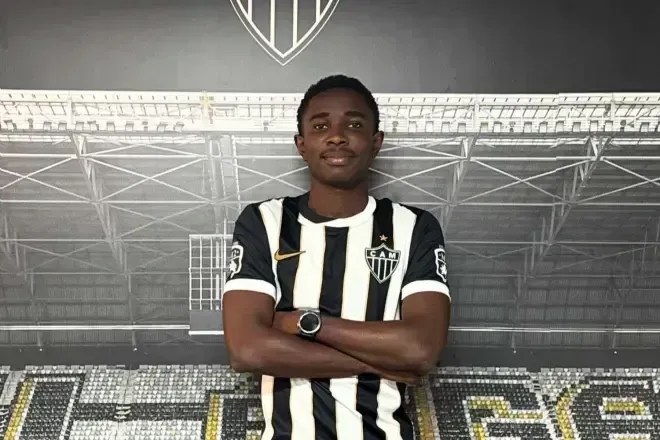 Imagem de destaque do post: Meio-campista nigeriano: Atlético contrata Abass Olasunkanmi