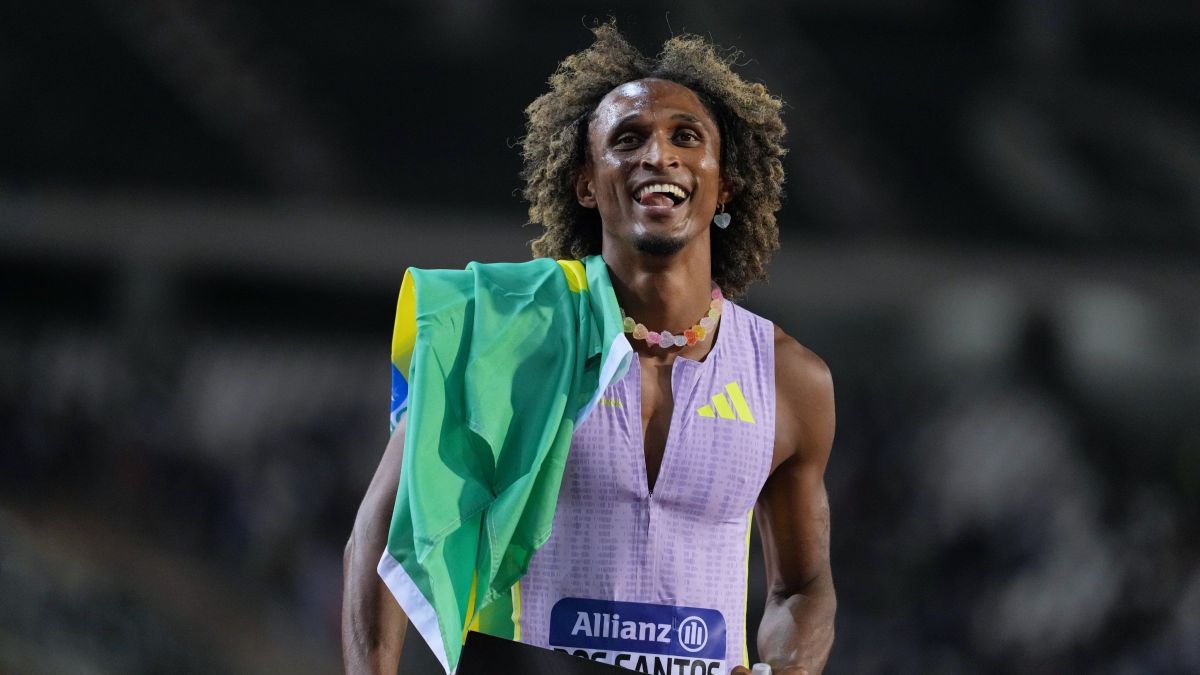 Alison dos Santos é tricampeão da Diamond League em temporada histórica