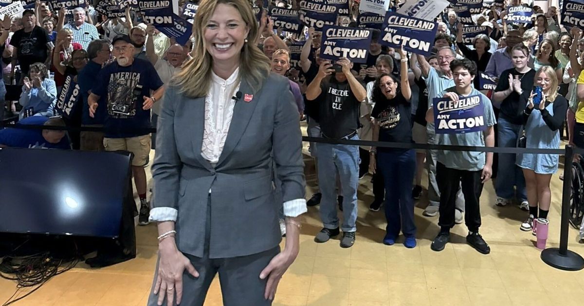 Candidata democrata ao governo de Ohio é atacada por homem armado nos EUA