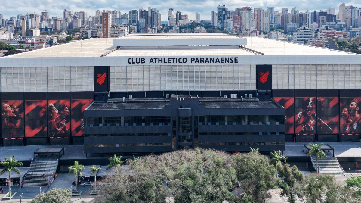 Corinthians anuncia permanência de Diniz a pedido dos jogadores