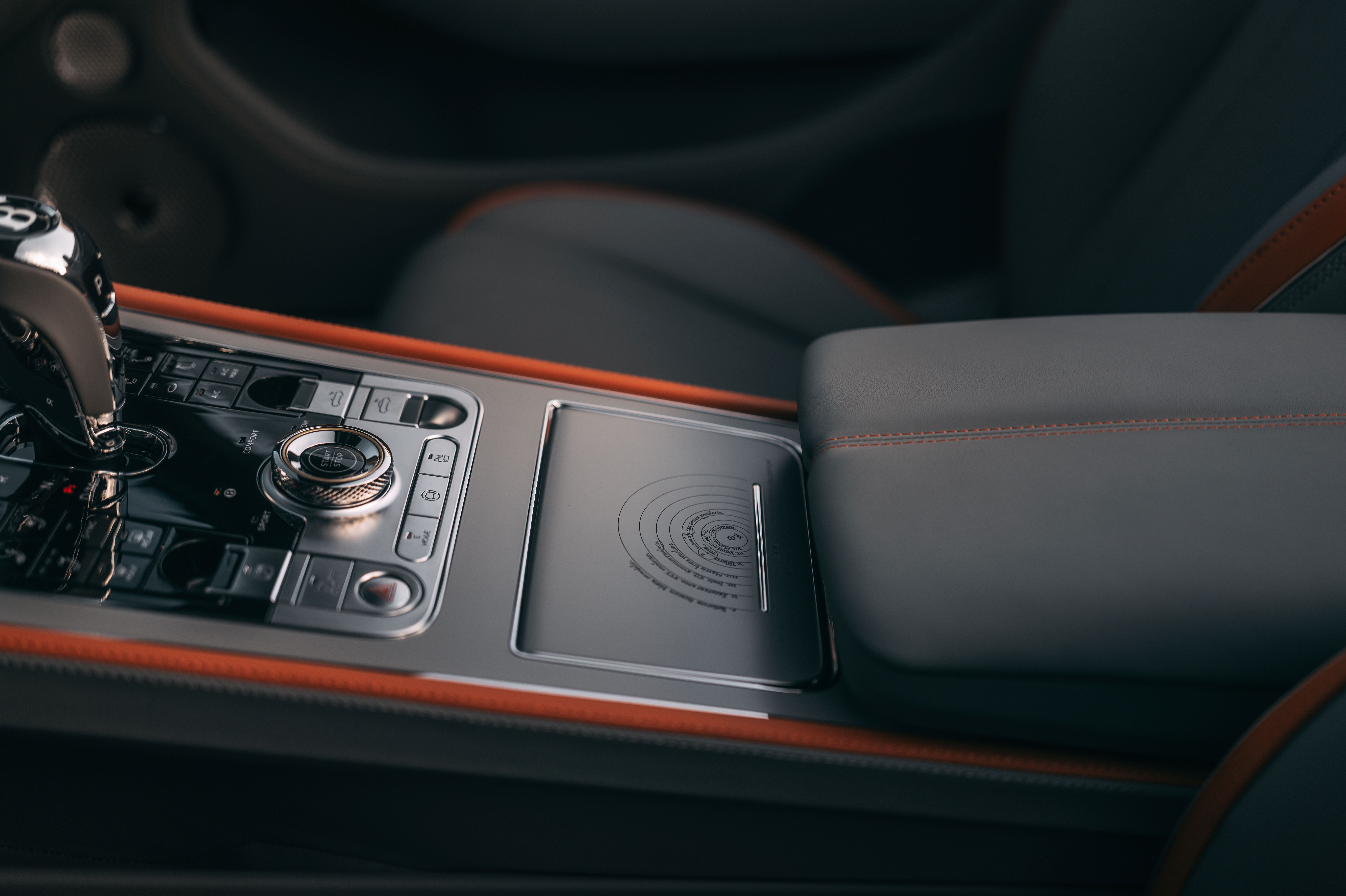 "Sol" | Bentley revela trio de Continental GTs ultraexclusivos inspirados em Nicolau Copérnico e os astros • Divulgação Bentley