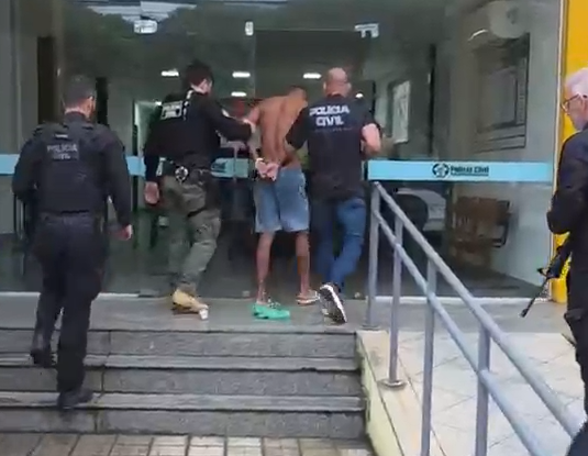 Homem finge ser Luís Castro e é preso por golpe em jogadores do Grêmio