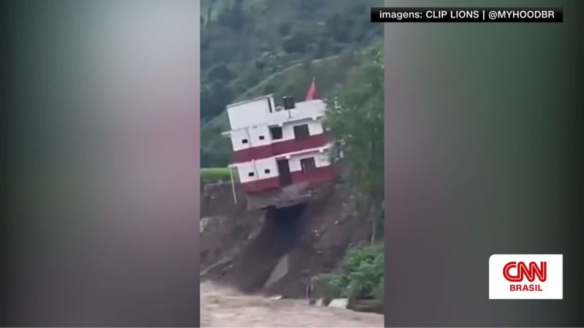 Vídeo: Mega deslizamento faz encosta de montanha desabar sobre rio no Nepal