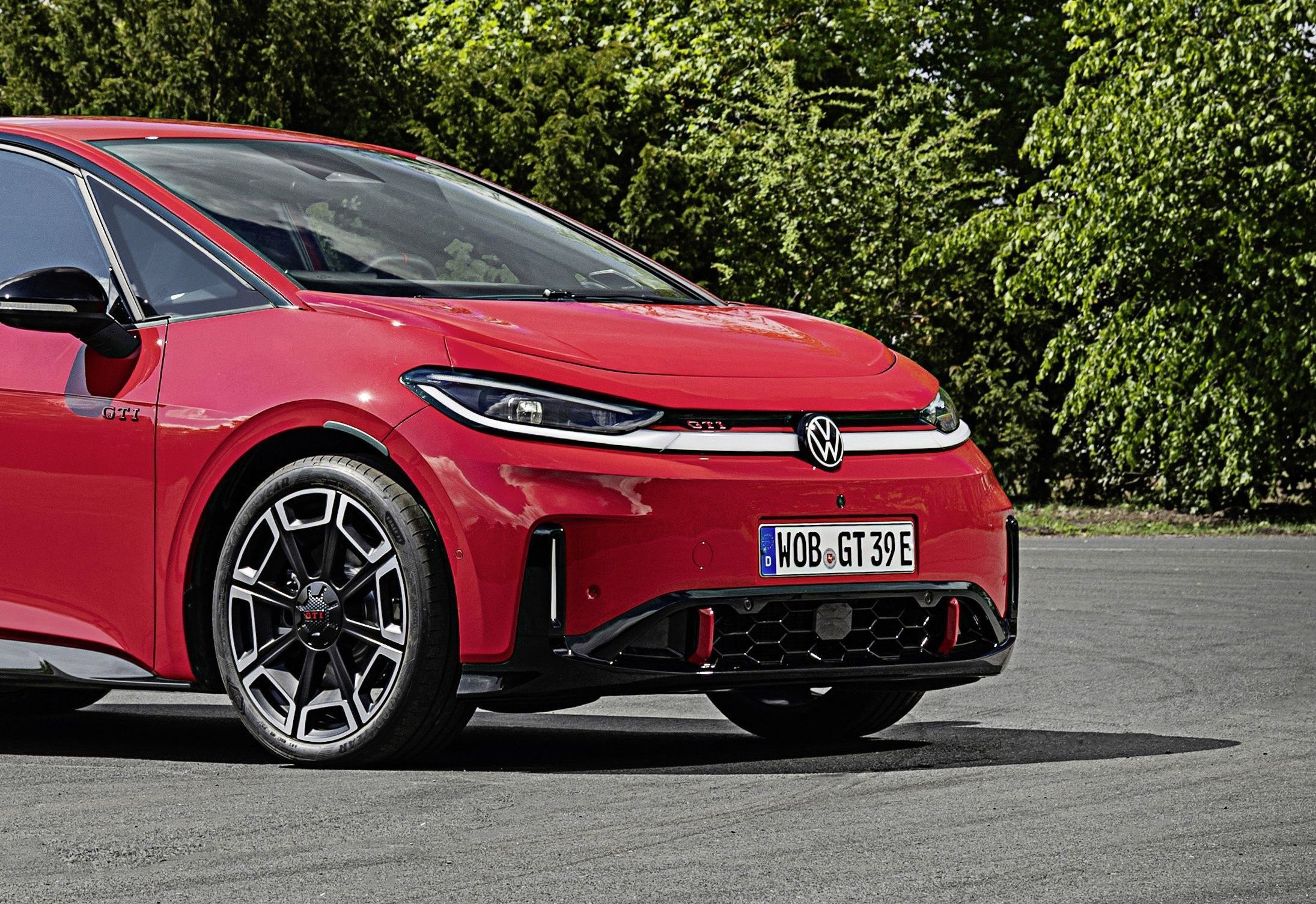 Novo Volkswagen ID. 3 GTI é o mais potente e o primeiro 100% elétrico da história da clássica linhagem GTI • Divulgação Volkswagen