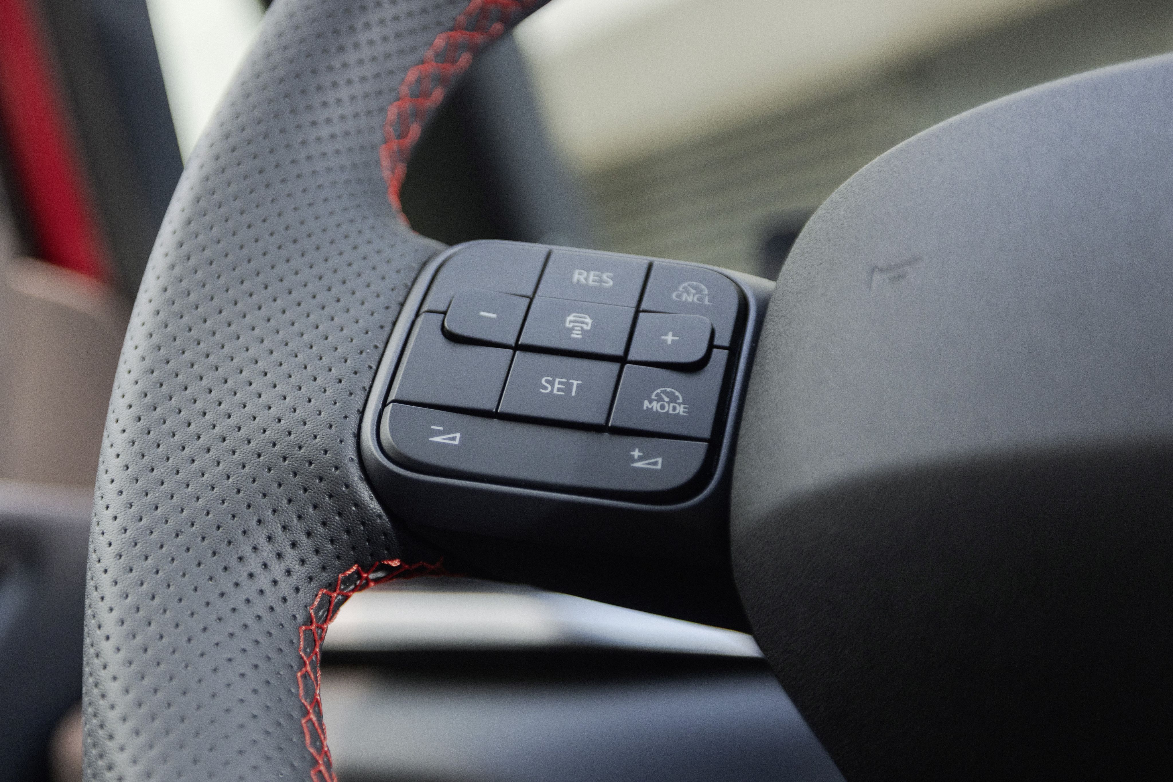 Novo Volkswagen ID. 3 GTI é o mais potente e o primeiro 100% elétrico da história da clássica linhagem GTI • Divulgação Volkswagen
