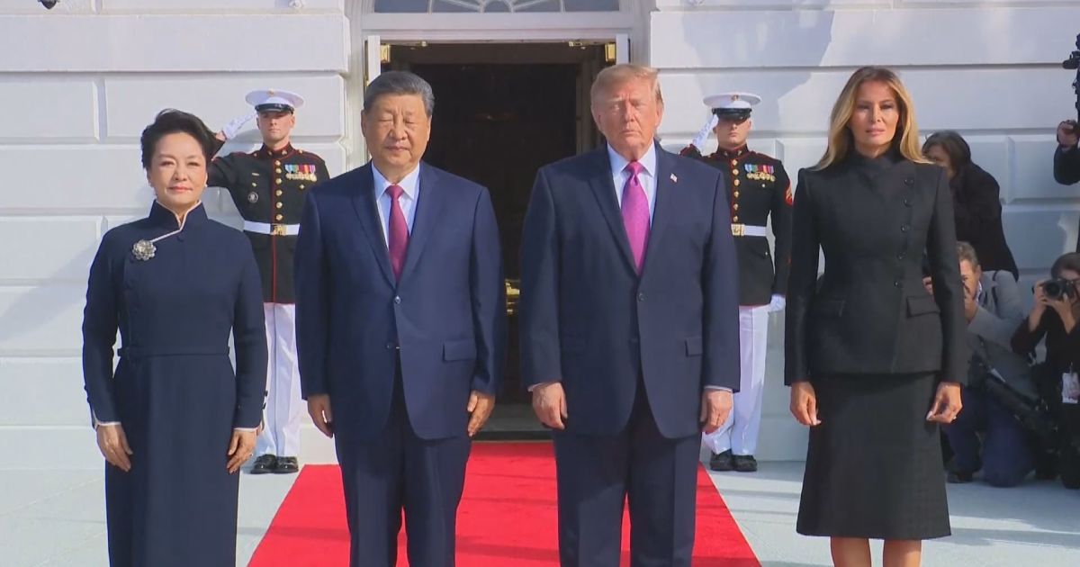 Xi Jinping chega à Casa Branca para reunião com Trump nesta quinta (24)