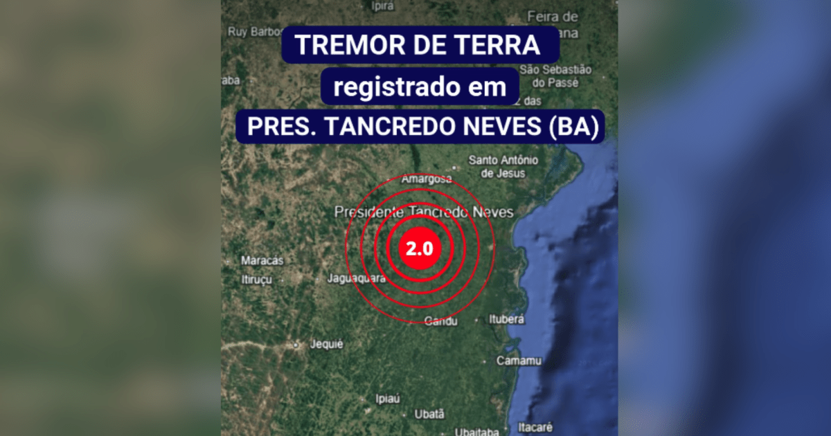 Moradores de Presidente Tancredo Neves observam o céu após tremor de terra