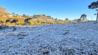 Massa de ar frio mantém temperaturas baixas e risco de geada no Sul