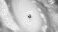 Vídeo: Furacão de quase 300 km/h na costa do México é visto do espaço