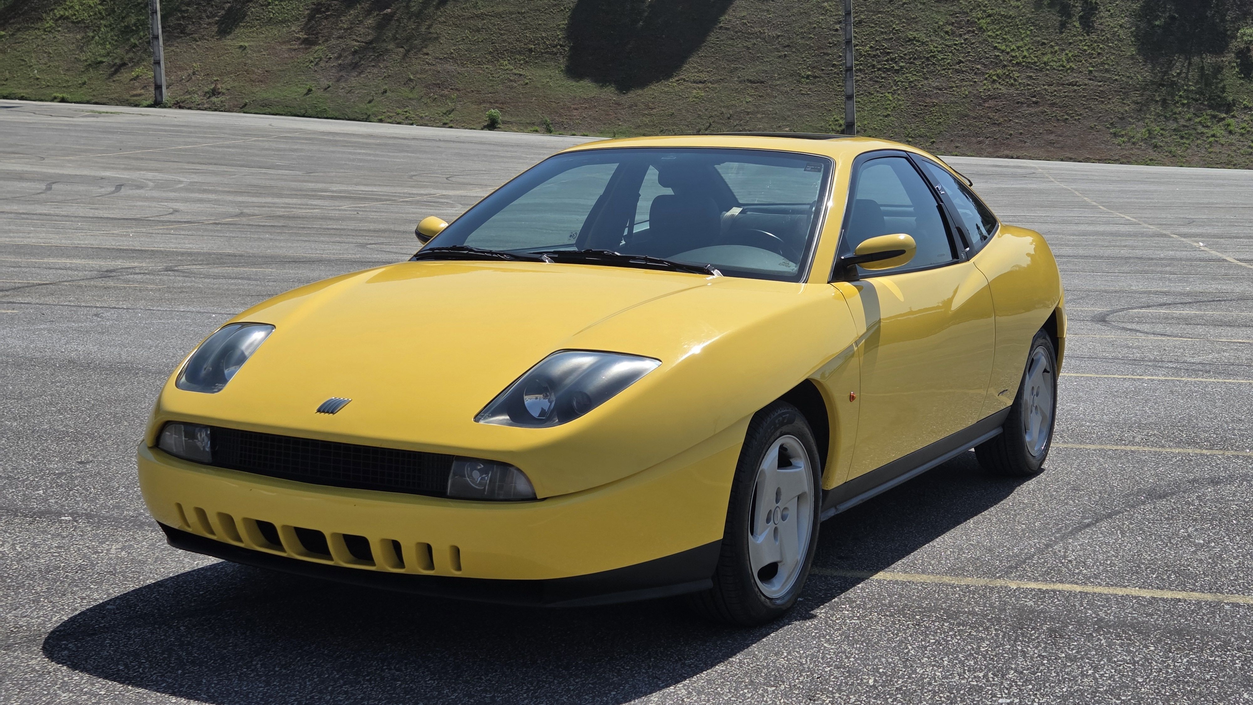 Fiat Coupe: esportivo compacto chamava atenção pelo seu design
