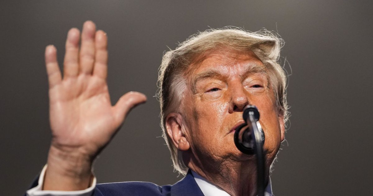 Trump pede para apoiadores fingirem que ele “está na chapa” nas eleições
