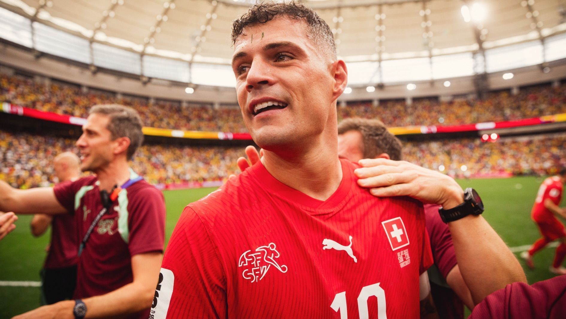 Xhaka assume uso de certificado falso e desfalca a Suíça