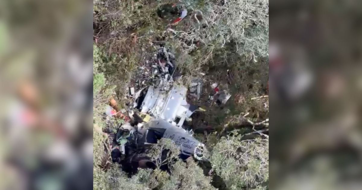 Destroços de helicóptero na região da Serra Catarinense após acidente