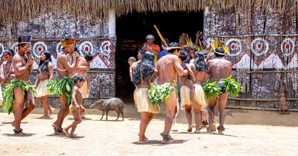 Comunidade indígena na região amazônica boliviana
