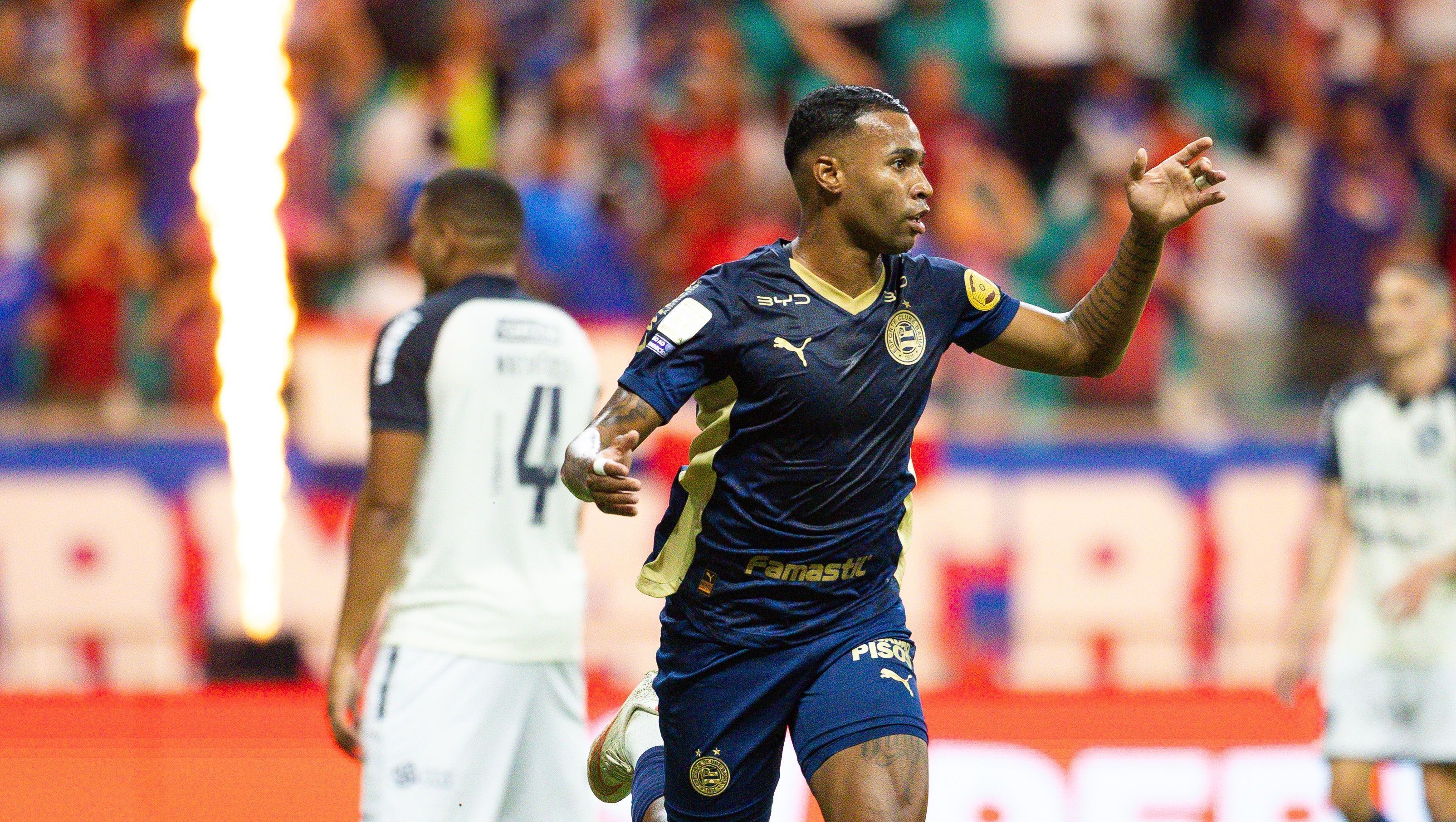 Com gols no fim, Bahia vence Remo e assume 4ª colocação do Brasileirão