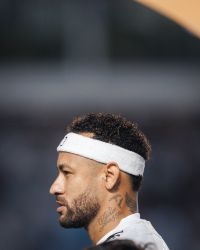 Após nova lesão no Santos, Neymar está abalado, diz site
