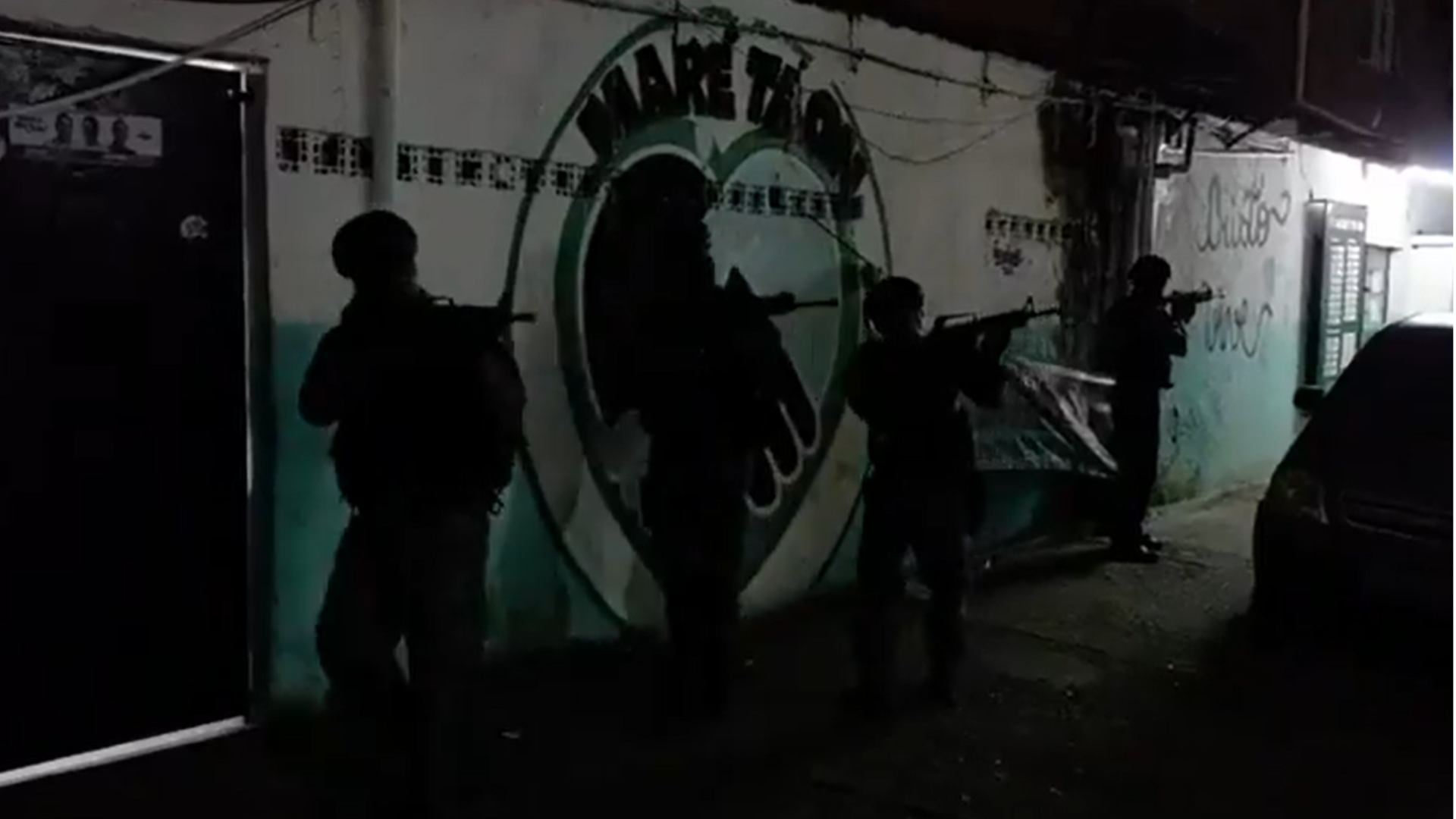 A operação realizada no Morro do Timbau e na Favela da Baixa do Sapateiro segue em andamento
