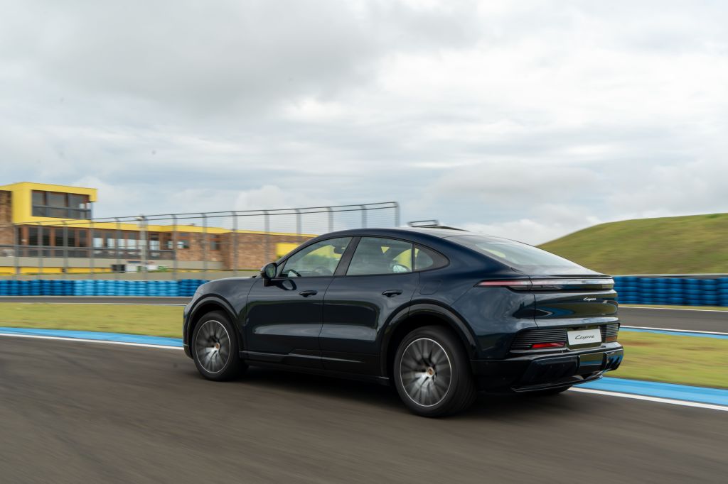 Porsche Cayenne Eletric chega ao Brasil