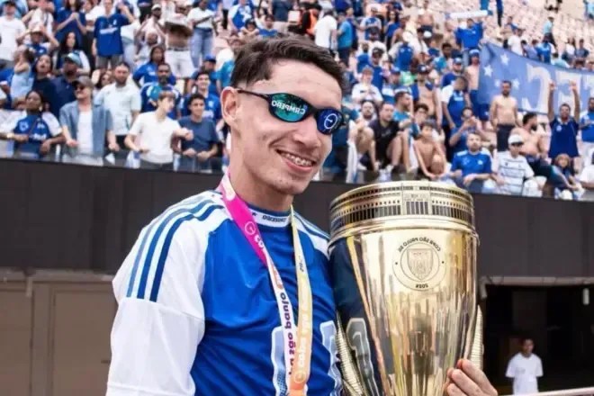 Jogador Pablo Neri em ação durante jogo pelo Cruzeiro na Copa São Paulo 2026