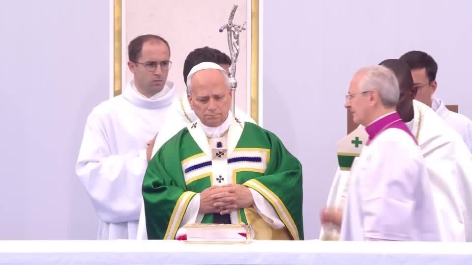 Em meio à guerra da Ucrânia, Papa Leão XIV pede concessões pela paz