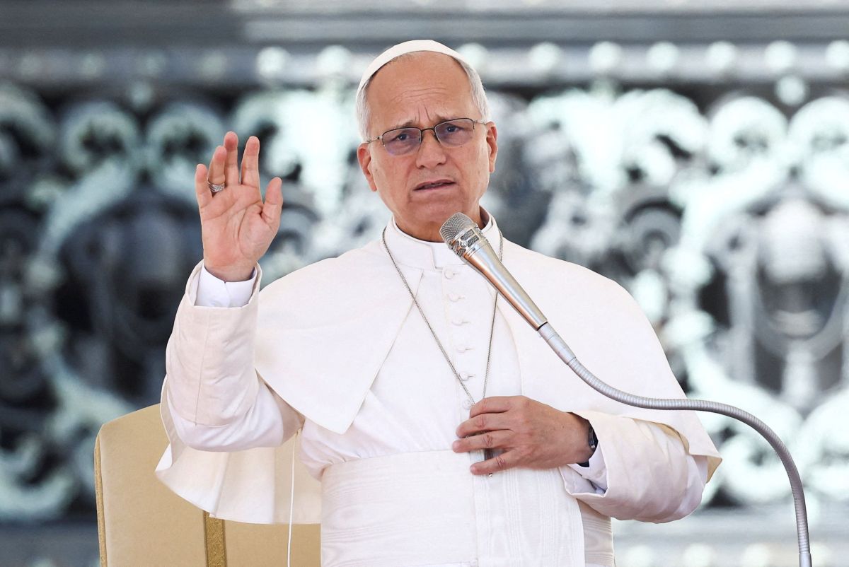 Papa Leão XIV deve ser internado na manhã de terça-feira, diz Vaticano