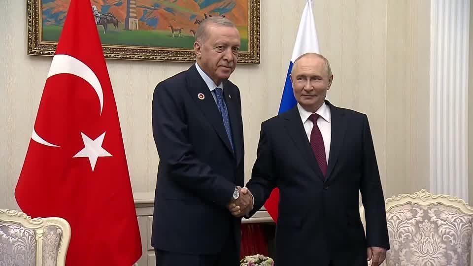 Putin e Erdogan discutem projetos energéticos conjuntos, incluindo usinas nucleares