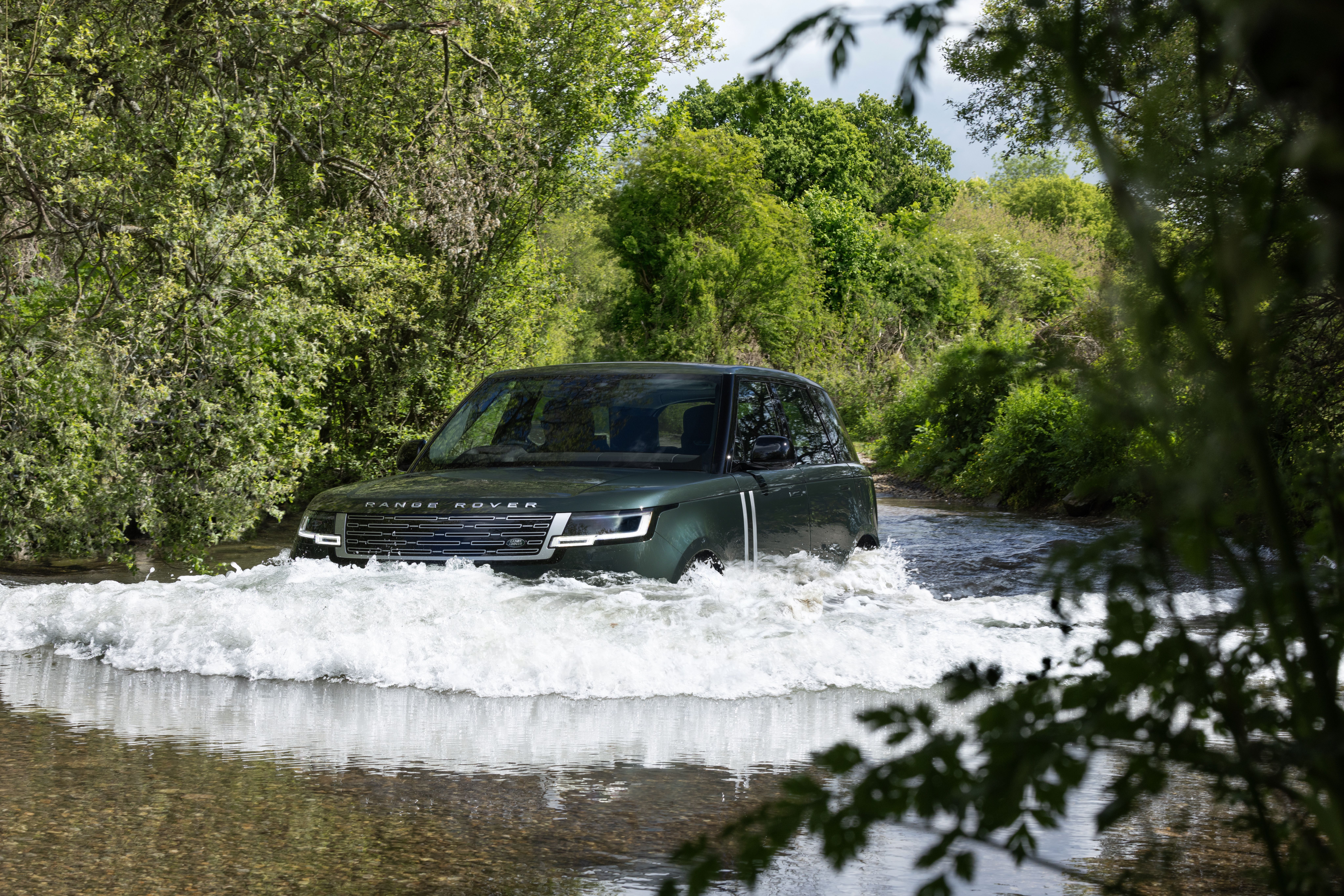 Range Rover lança primeiro modelo elétrico de sua história • Foto: Divulgação