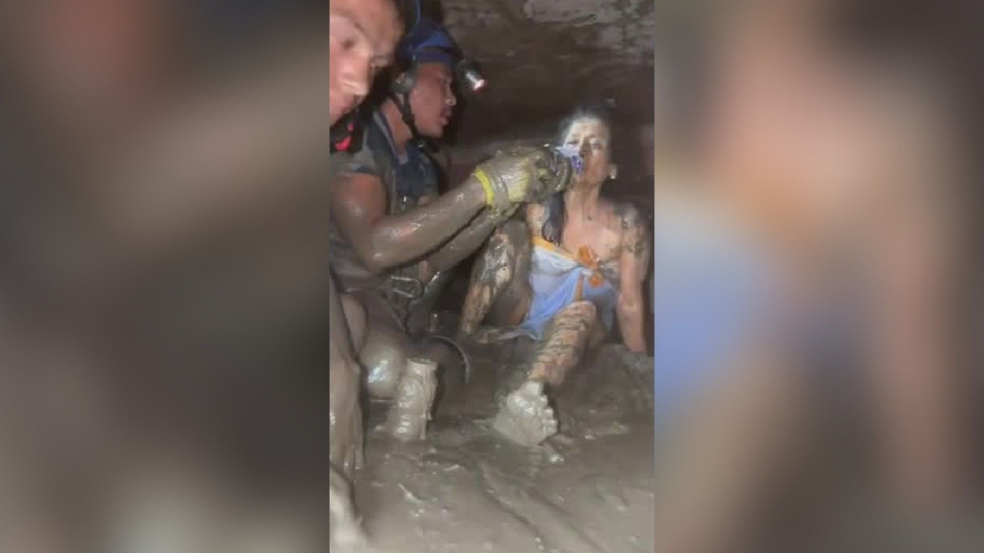 Mulher resgatada no Nepal 10 dias após enchentes
