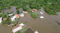 Rio transborda em Itapetininga (SP) e 200 famílias ficam desalojadas