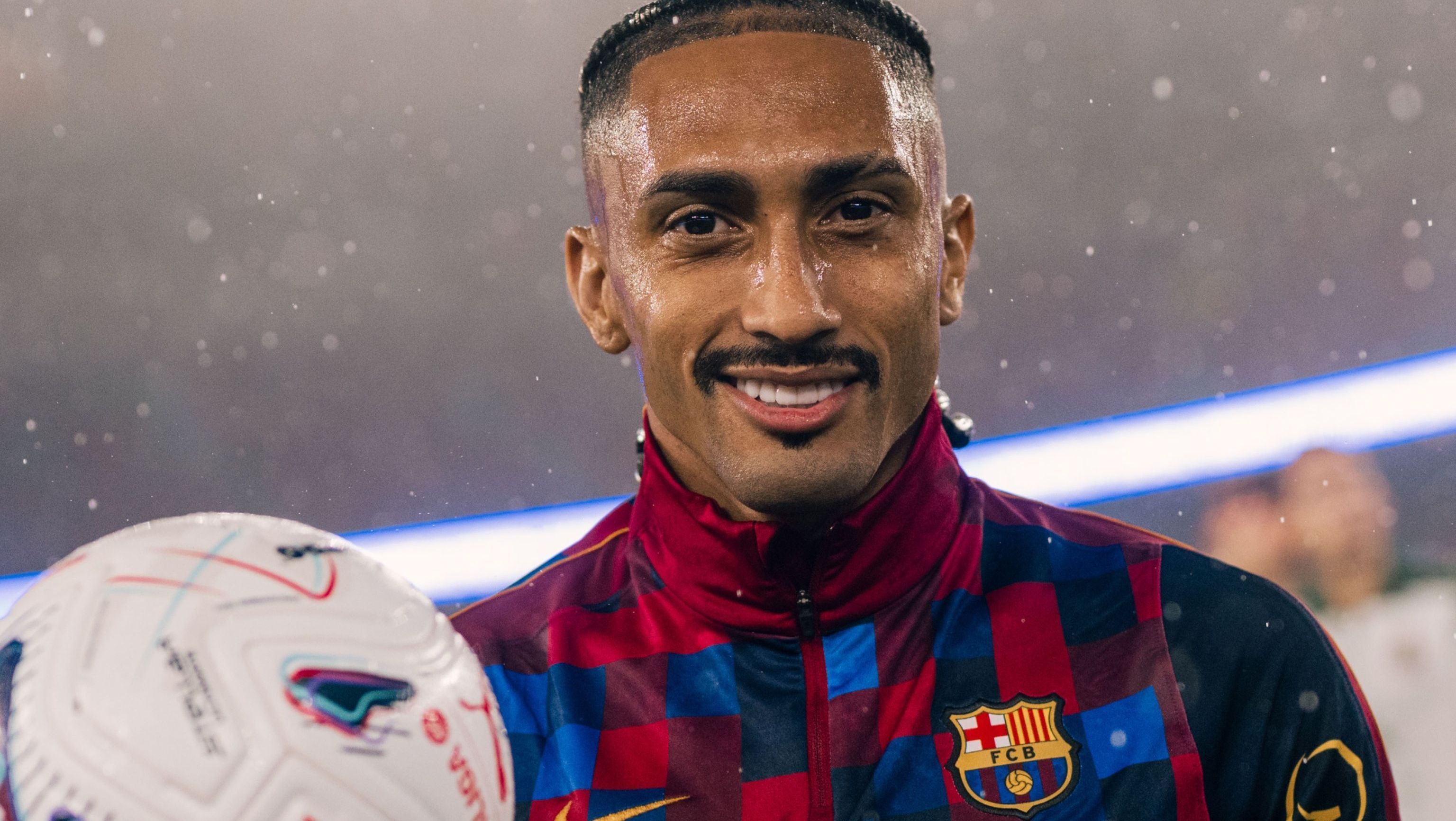 Raphinha e Barcelona se aproximam de renovação, crava jornal espanhol