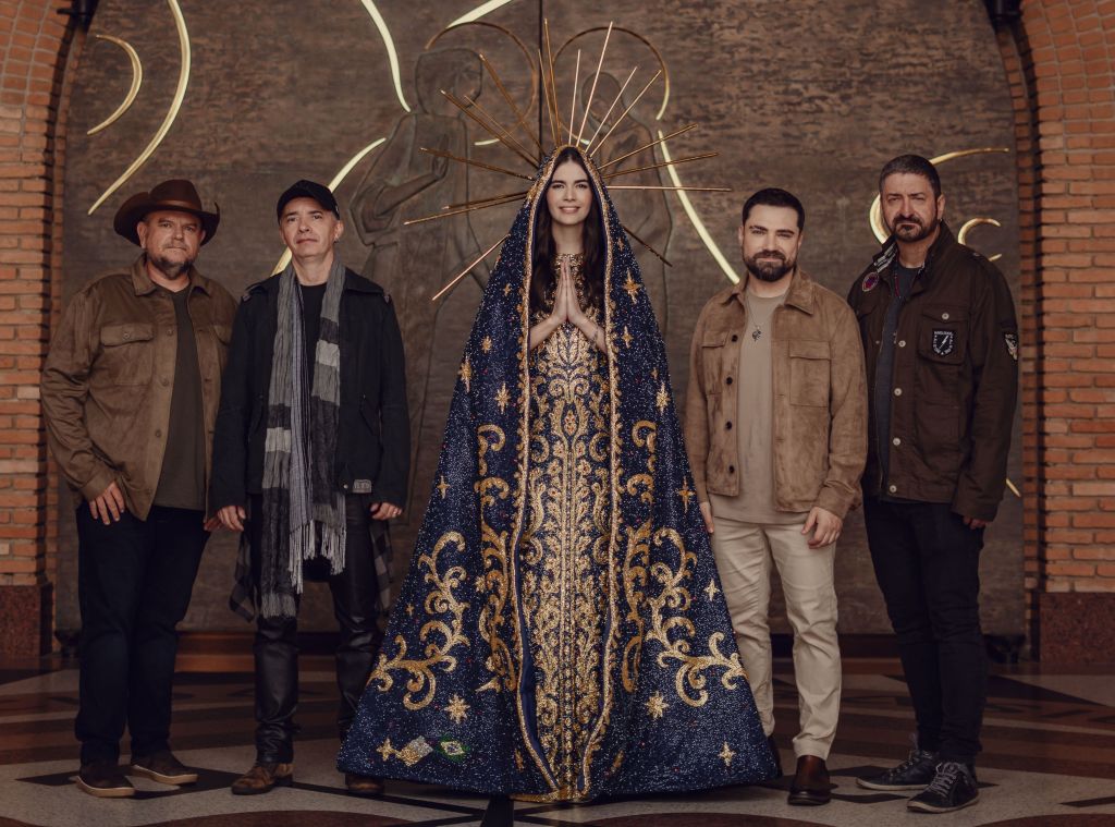 Maria Gabriela Lacerda, vencedora do Miss Brasil Universo 2025, participou da gravação da música “Mãe dos Aflitos”, da Rosa de Saron, no Santuário de Nossa Senhora Aparecida