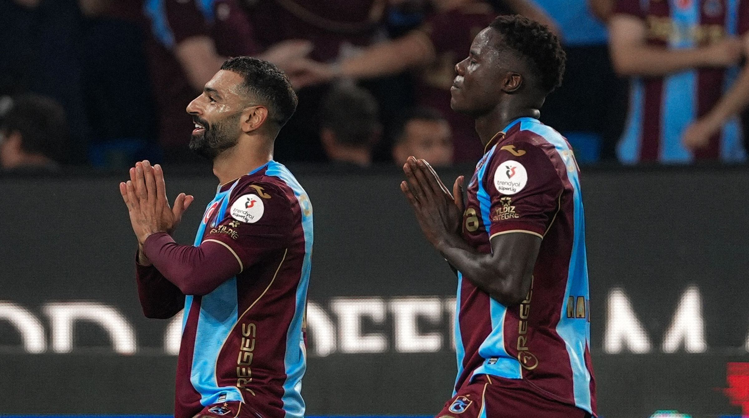 Salah marca hat-trick e comanda goleada do Trabzonspor sobre o Galatasaray