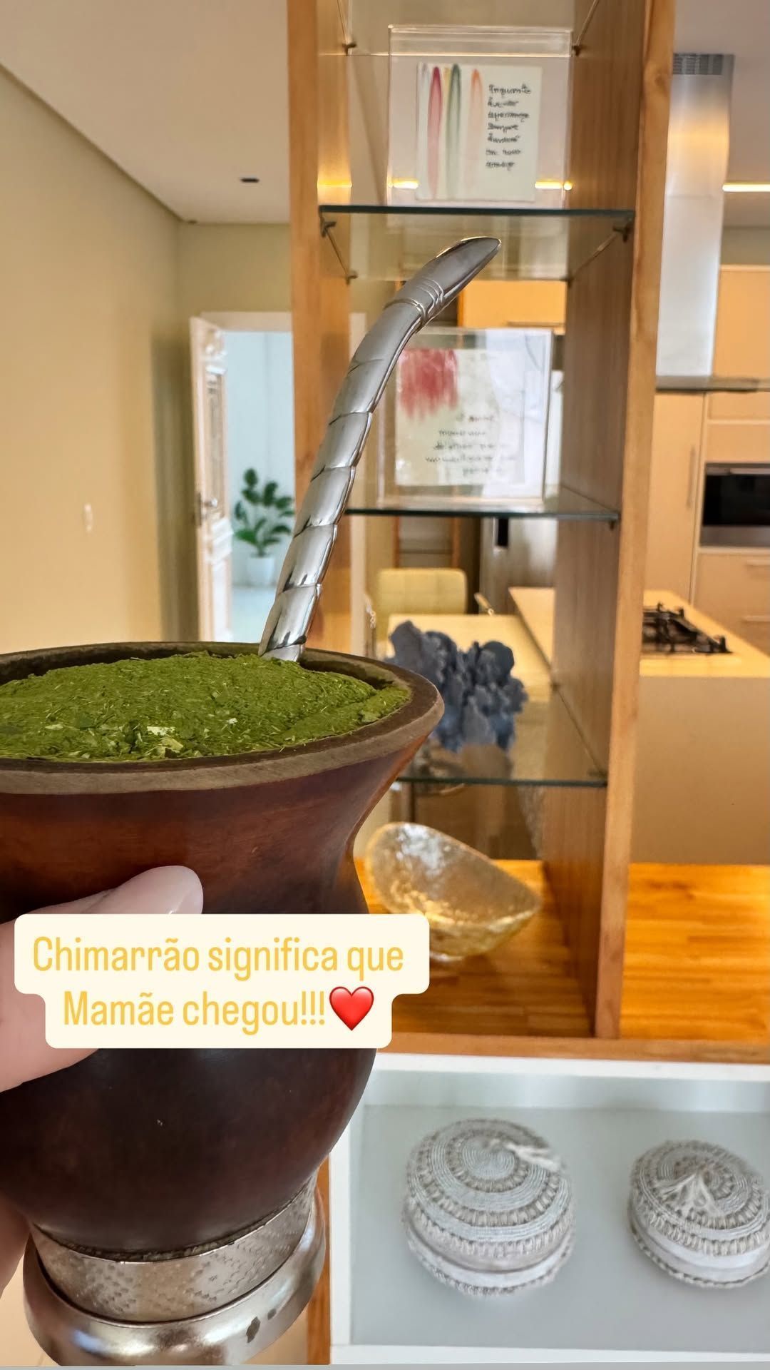Cíntia Dicker compartilha que está recebendo apoio de mãe após separação de Pedro Scooby • Instagram/Cintia Dicker