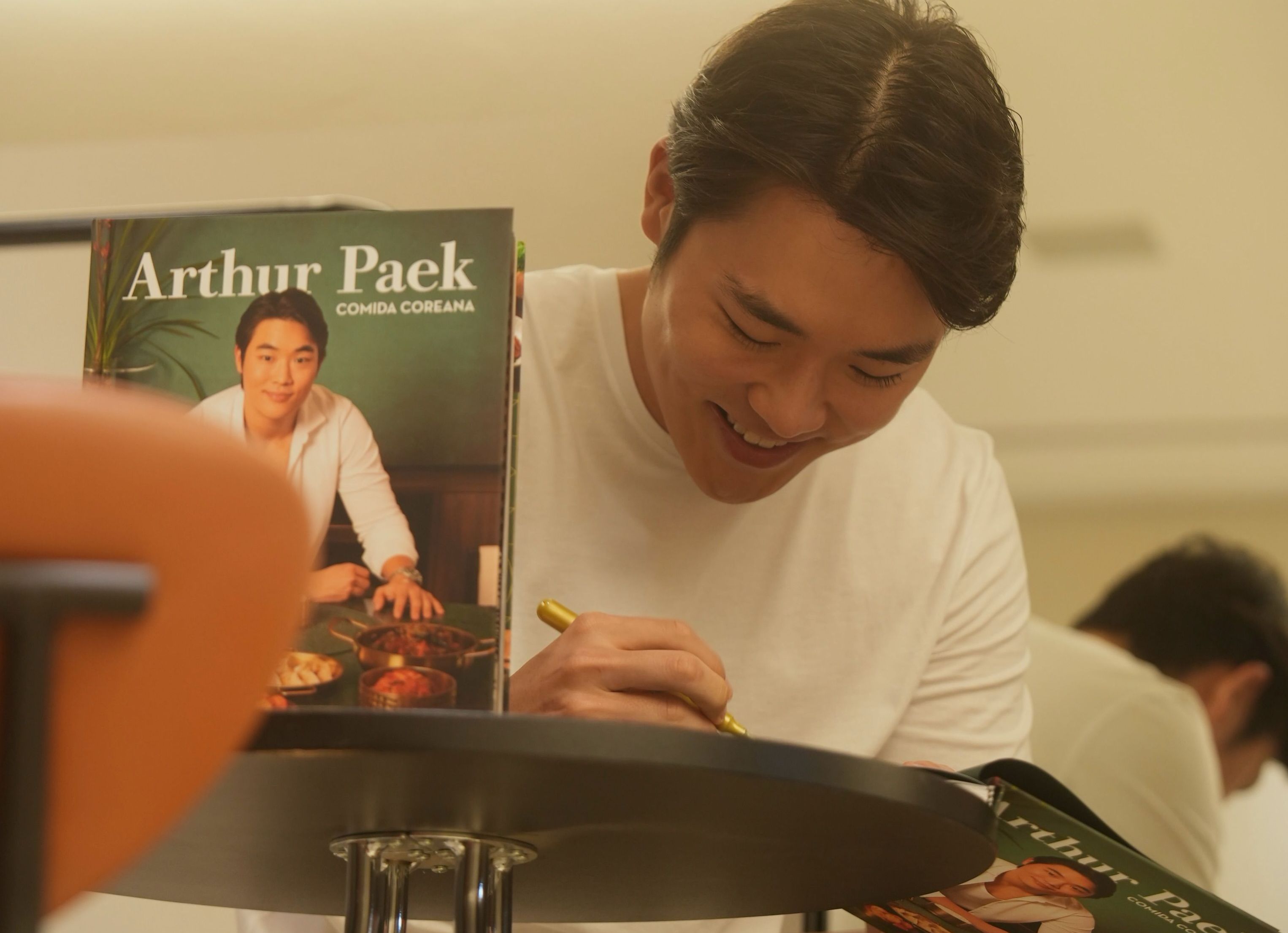 Arthur Paek revela prato favorito do pai que ficou de fora de seu livro