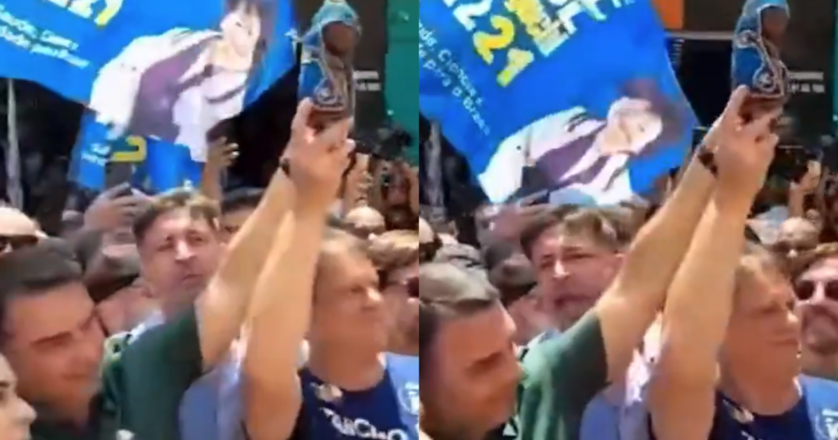 Flávio e Tarcísio erguem imagem de Nossa Senhora Aparecida