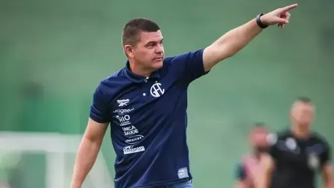 Após perder Eduardo Baptista, Criciúma anuncia técnico “por empréstimo”