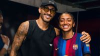 Torcida do Barcelona confunde Kerolin com Raphinha após treino