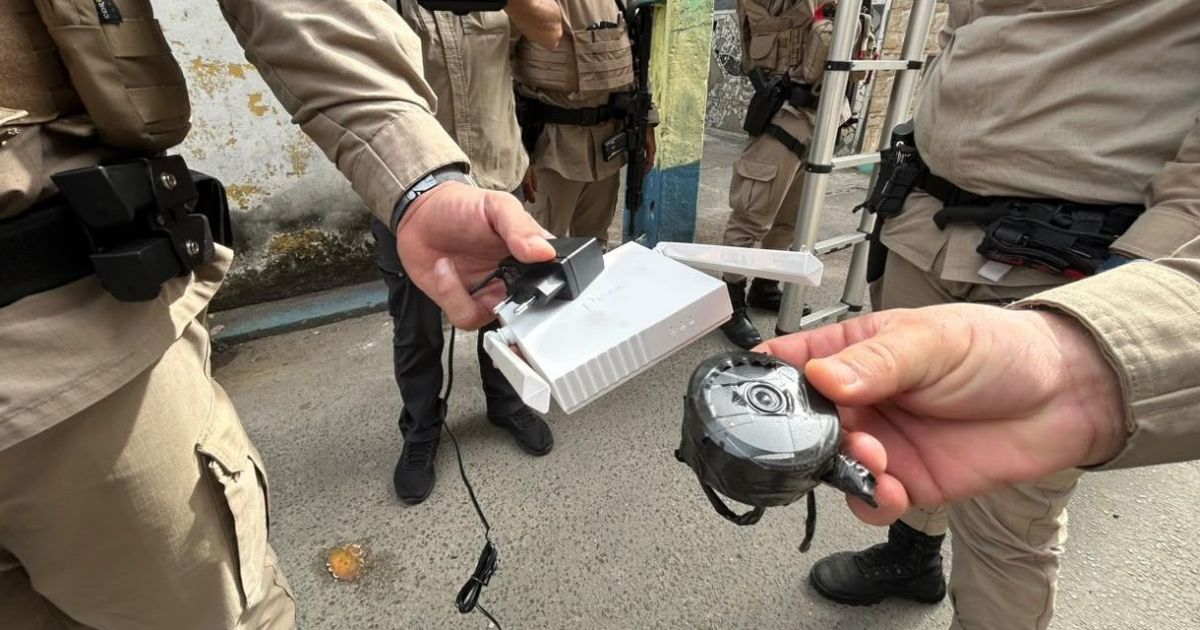 PM retira 49 câmeras clandestinas usadas para monitorar forças de segurança