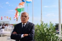 Festival de Veneza volta-se para política enquanto Hollywood se afasta