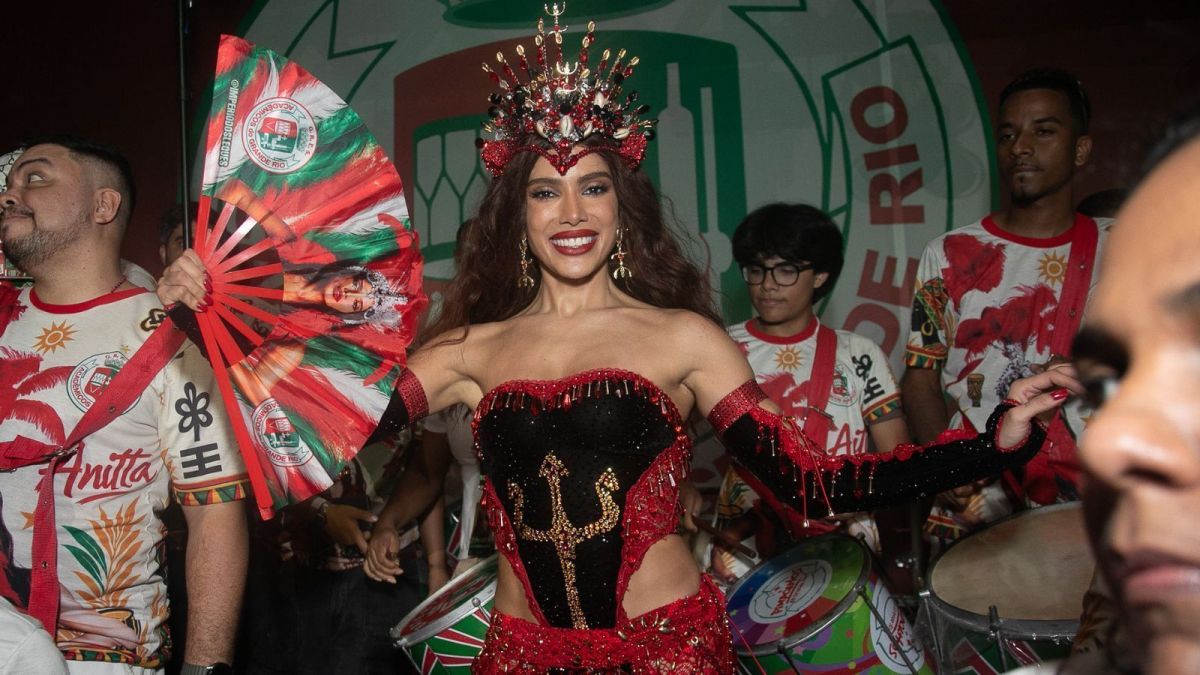 Brunna Gonçalves nega rivalidade com Anitta após cantora ser coroada rainha