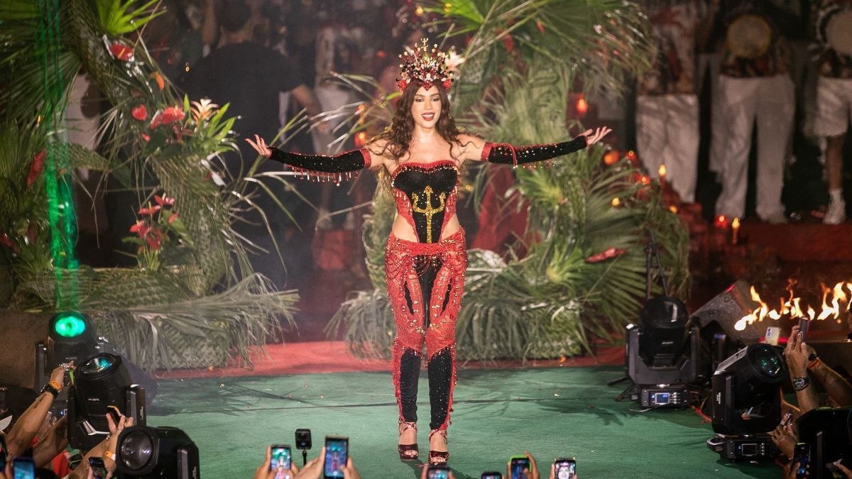 Anitta E Coroada Rainha De Bateria Da Grande Rio Veja