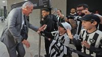 Novo técnico do Botafogo, Tite vai ao Nilton Santos em jogo contra o Grêmio