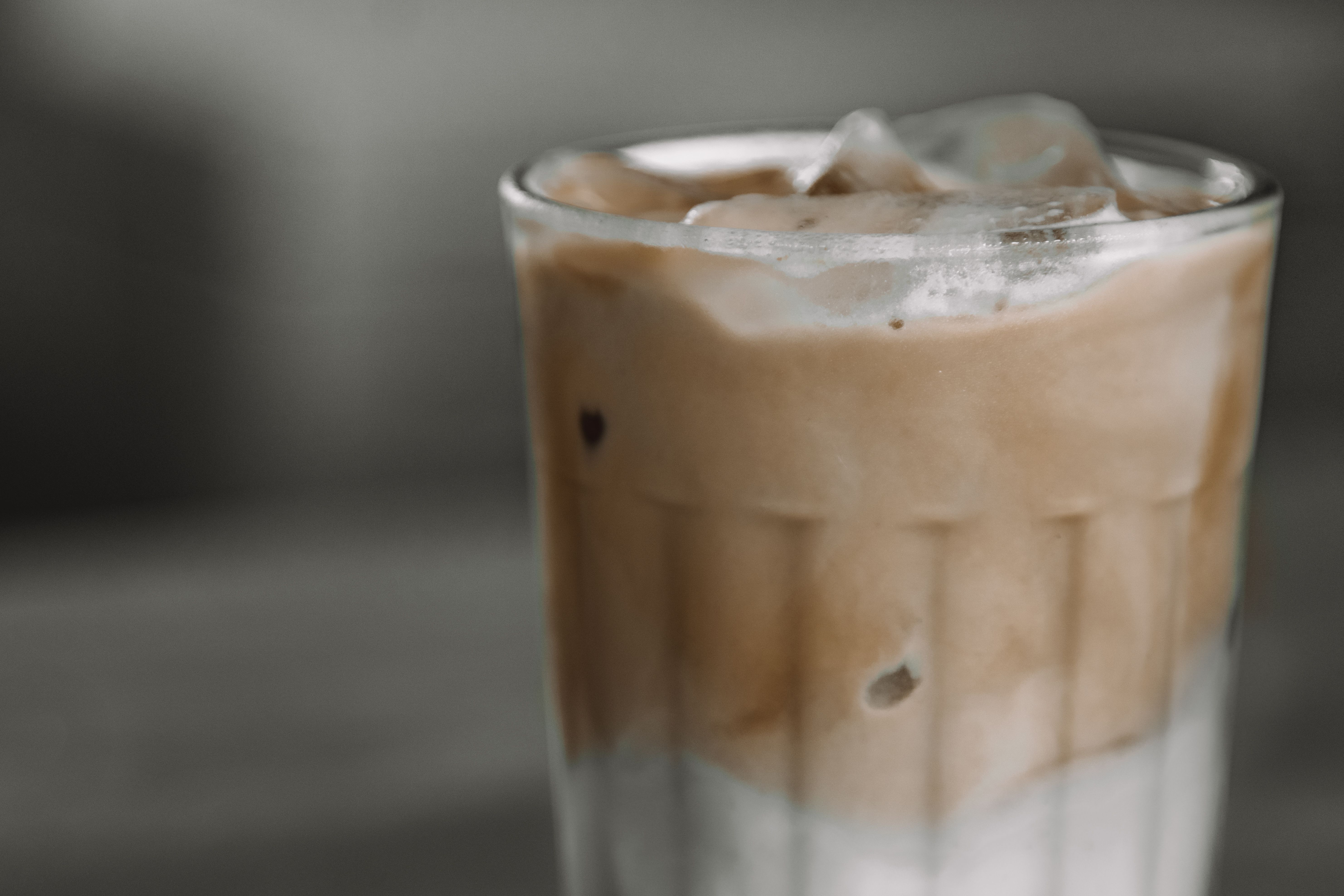 Congelar café pronto em forminhas de gelo: para que serve e como fazer