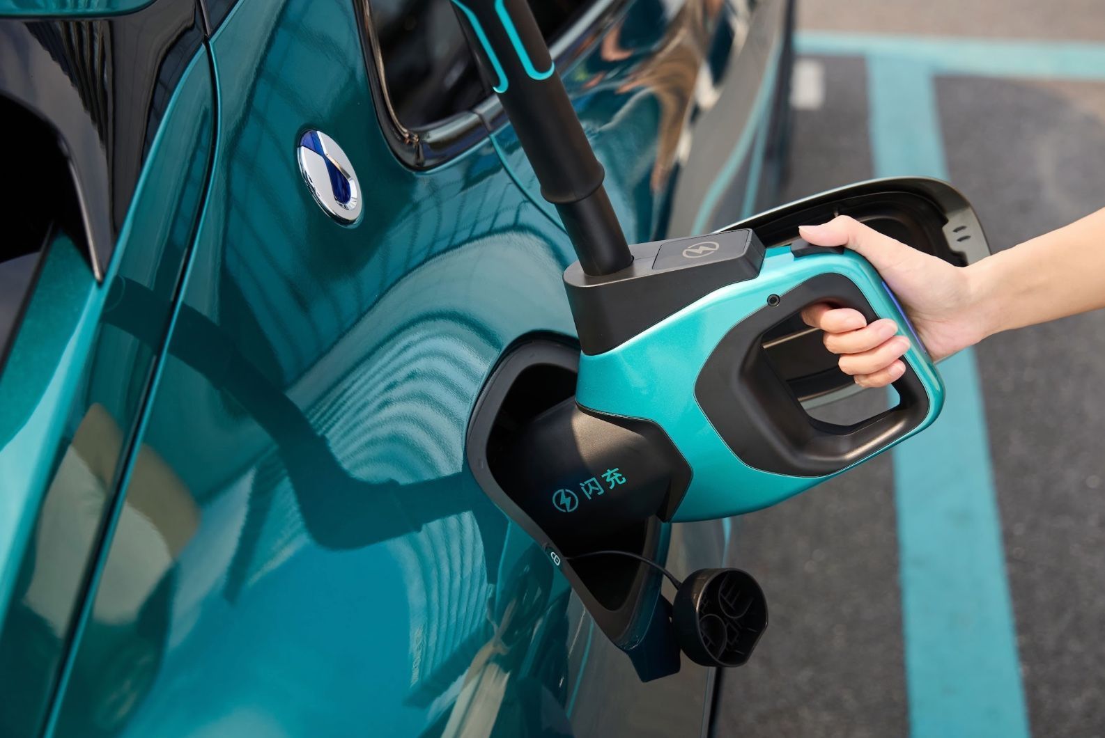 Carregador Flash Charging da BYD • Divulgação