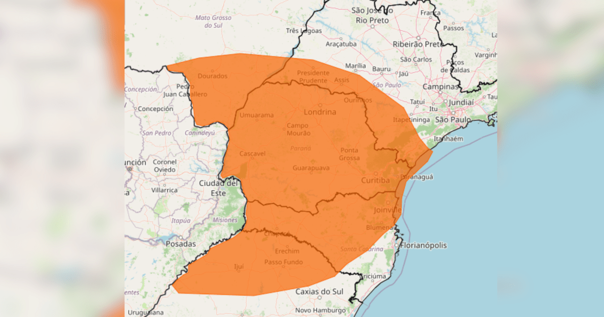 Céu nublado sobre Santa Catarina com ventos fortes e chuva