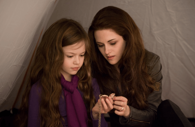Por onde anda Mackenzie Foy? Atriz viveu Renesmee Cullen em “Crepúsculo”