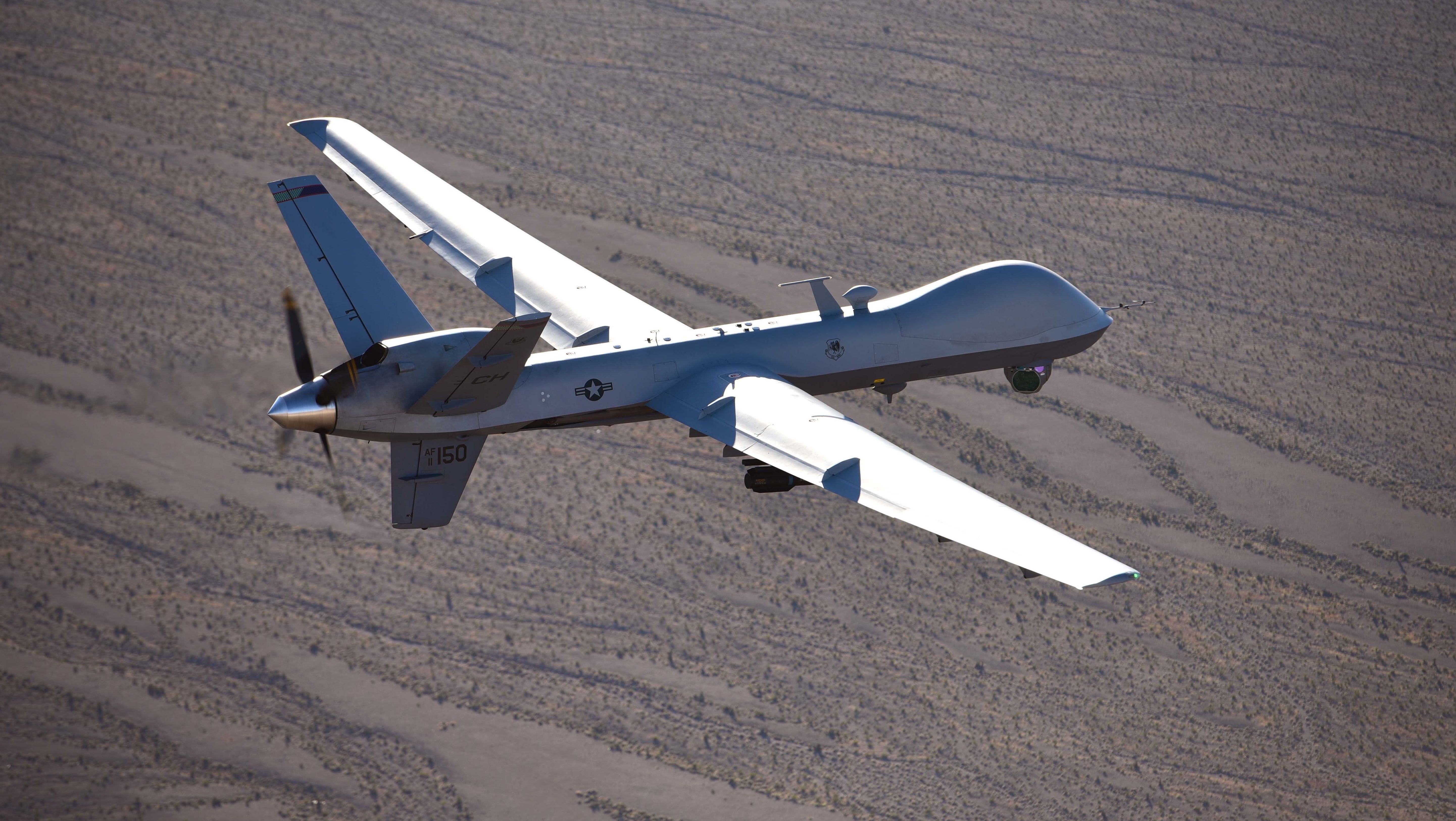Um drone MQ-9 Reaper realiza uma missão de treinamento sobre o Campo de Testes e Treinamento de Nevada em 15 de julho de 2019 • Assessoria de Comunicação da 432ª Ala / William Rosado