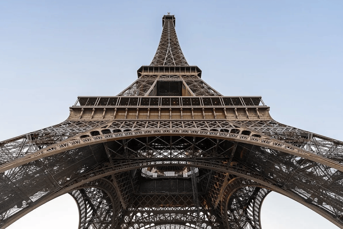 Tiroteio em subúrbio de Paris deixa um morto e três feridos