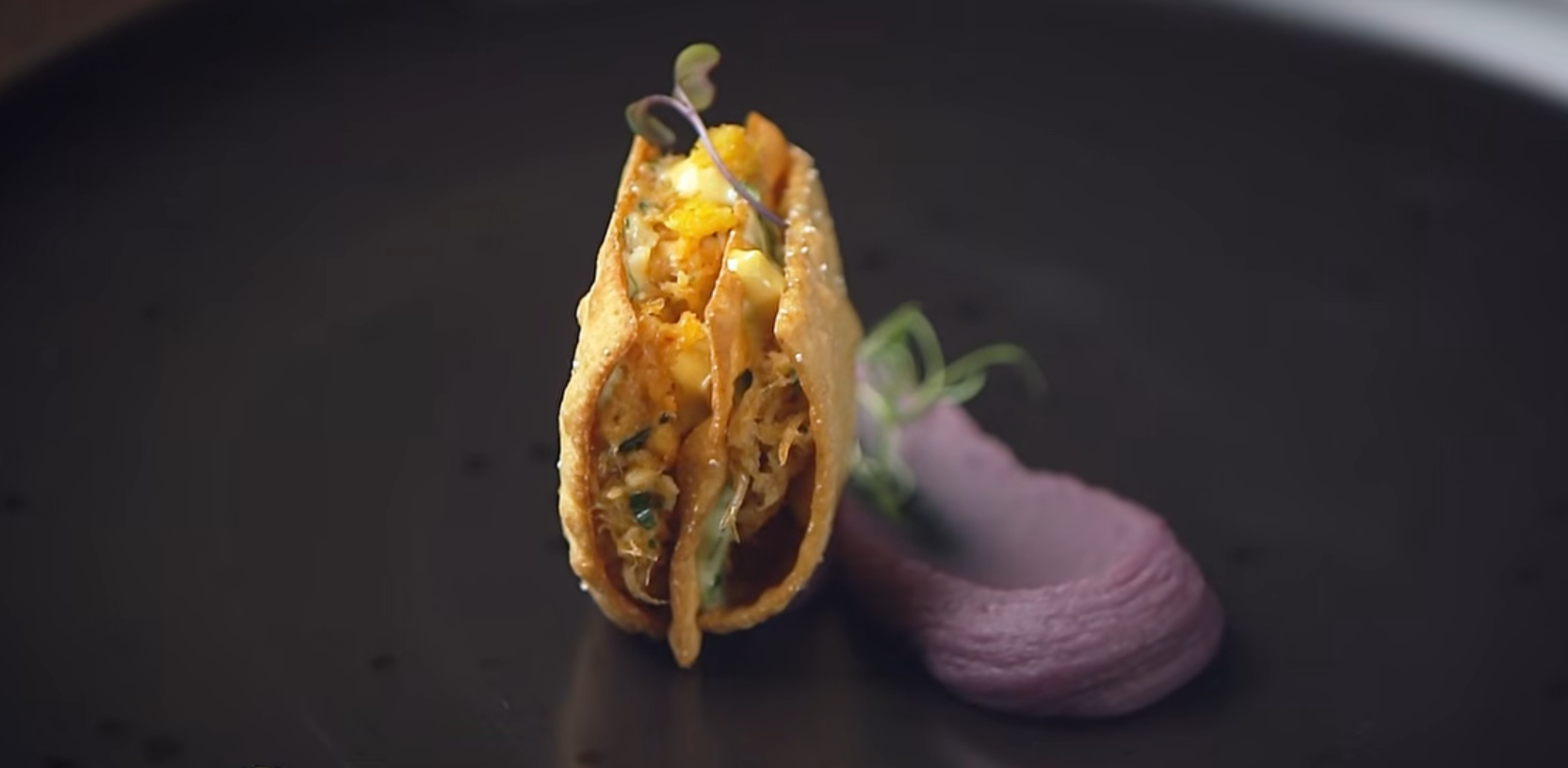 Entrada da Jéssica na final do Masterchef 13 • Reprodução / Band
