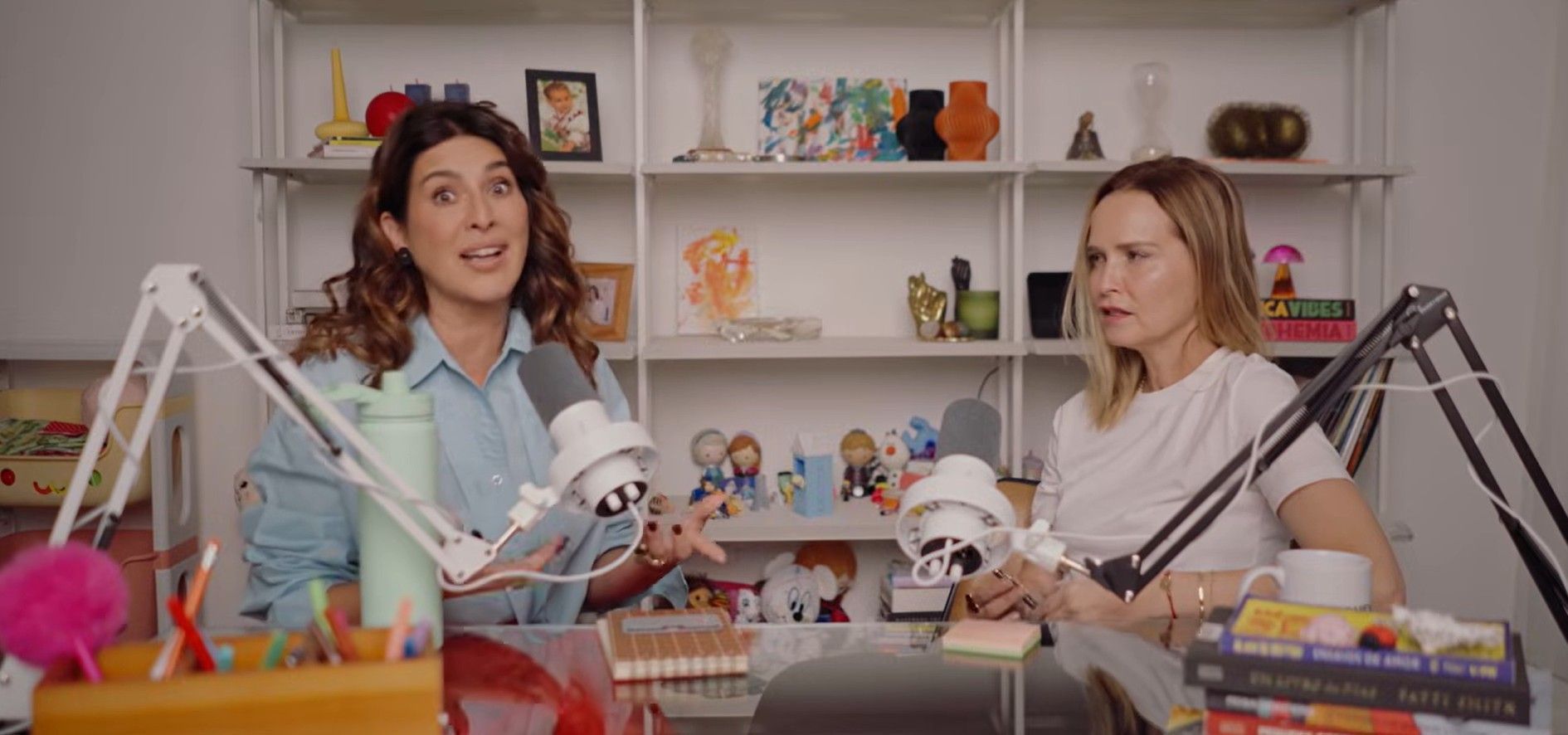 Fernanda Paes Leme e Fernanda Rodrigues no podcast "Grande Surto" • Reprodução/YouTube